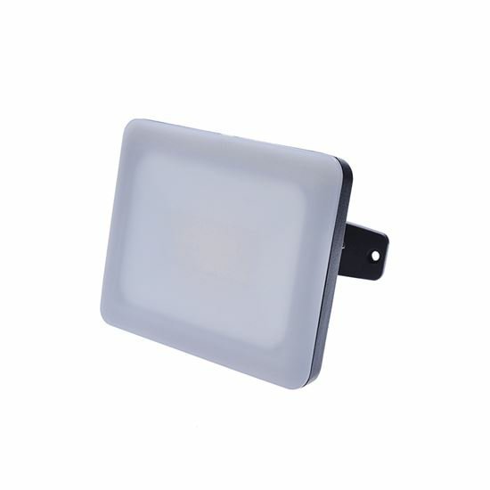 led-reflektor-10w-solight-wm-10w-q.jpg